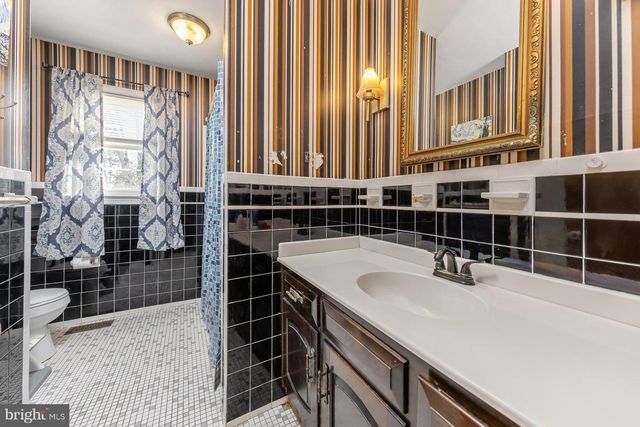 28 ASH AVE, West Deptford, NJ 08096