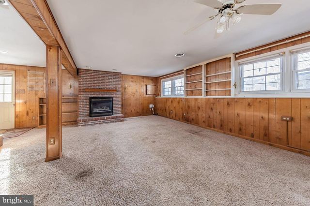 28 ASH AVE, West Deptford, NJ 08096