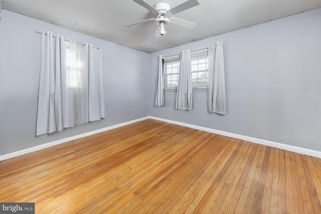 28 ASH AVE, West Deptford, NJ 08096