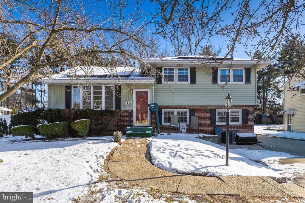 28 ASH AVE, West Deptford, NJ 08096