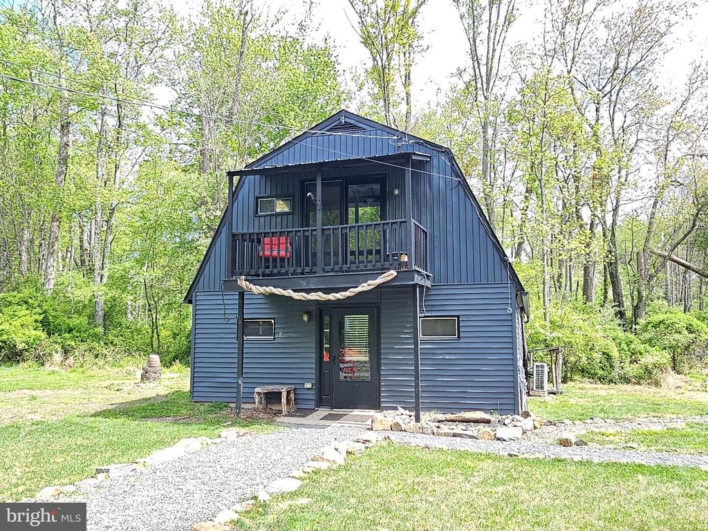 137 CROSS RD, Gilbertsville, PA 19525