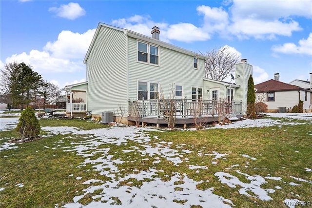 34 Pheasant Run Lane, Lancaster, NY 14086