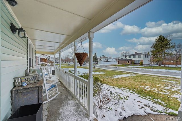 34 Pheasant Run Lane, Lancaster, NY 14086