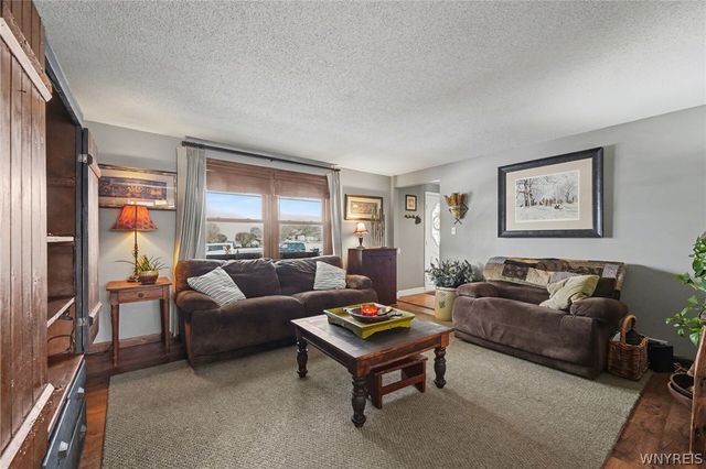 34 Pheasant Run Lane, Lancaster, NY 14086