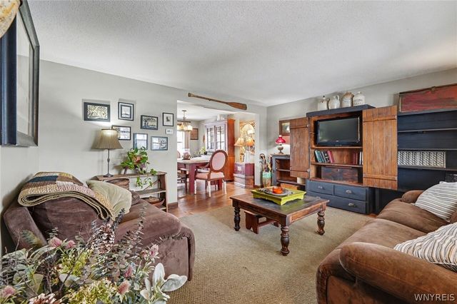 34 Pheasant Run Lane, Lancaster, NY 14086