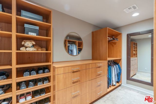 6201 Quebec Drive, Los Angeles, CA 90068
