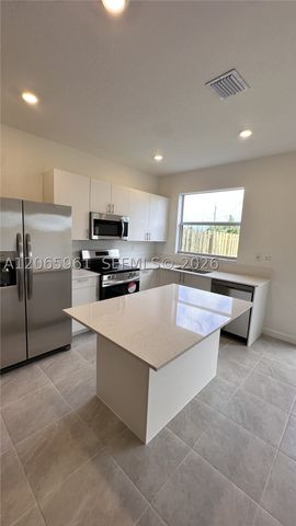 29261 SW 162nd Ct 29261, Homestead, FL 33033
