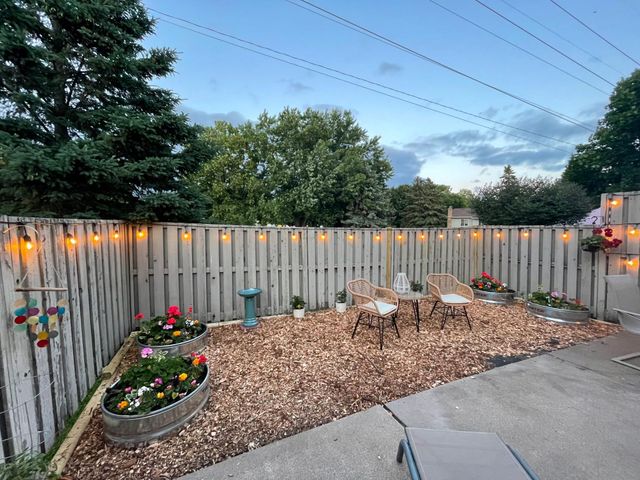 6814 York Place N, Brooklyn Center, MN 55429