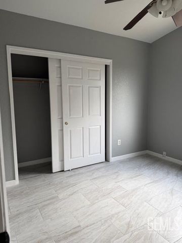 321 Calle Pinuelas, Delano, CA 93215