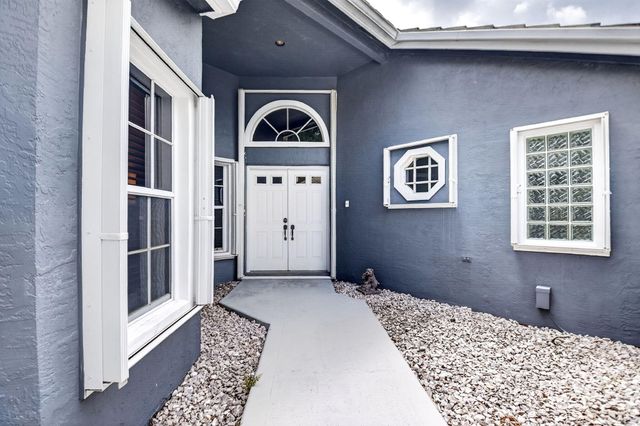 107 Harbor Lake Circle, Greenacres, FL 33413