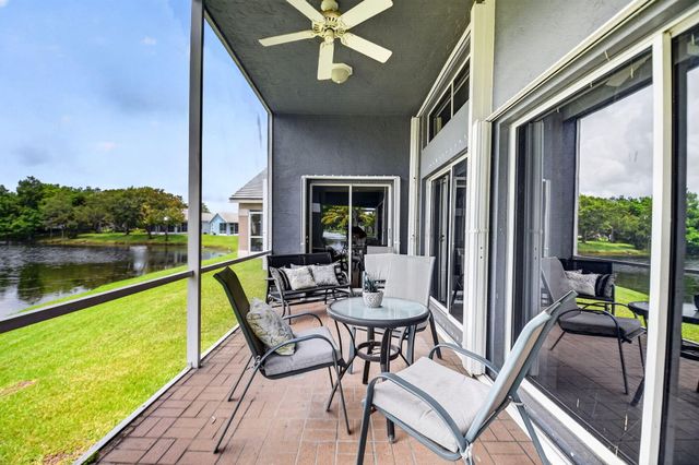 107 Harbor Lake Circle, Greenacres, FL 33413