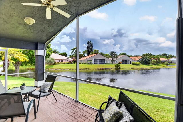 107 Harbor Lake Circle, Greenacres, FL 33413