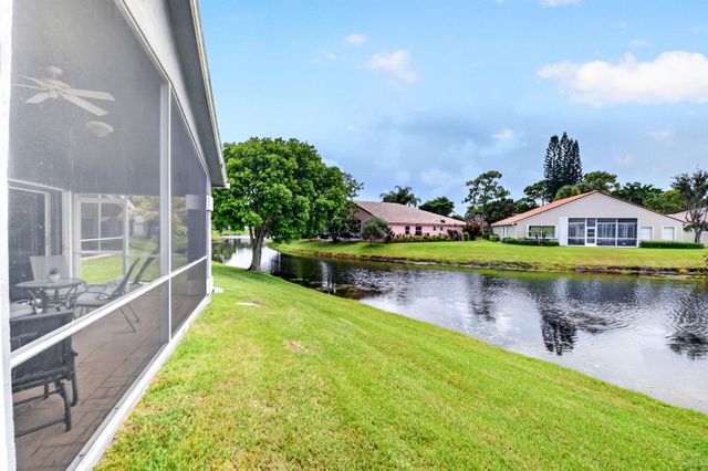 107 Harbor Lake Circle, Greenacres, FL 33413