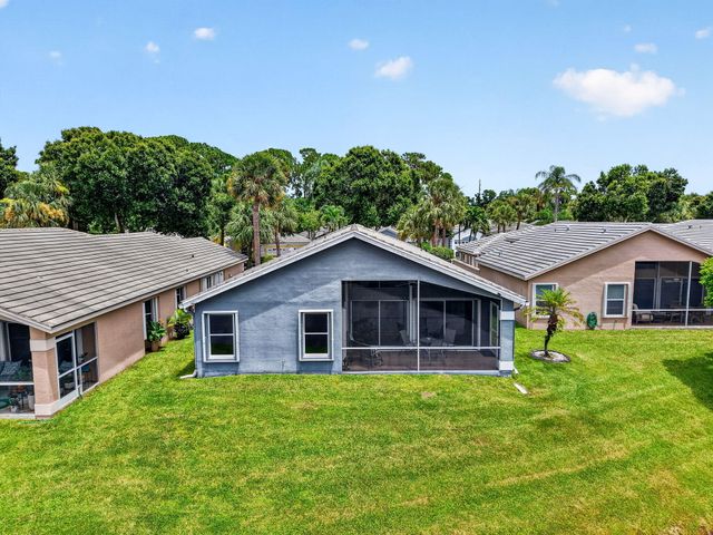 107 Harbor Lake Circle, Greenacres, FL 33413
