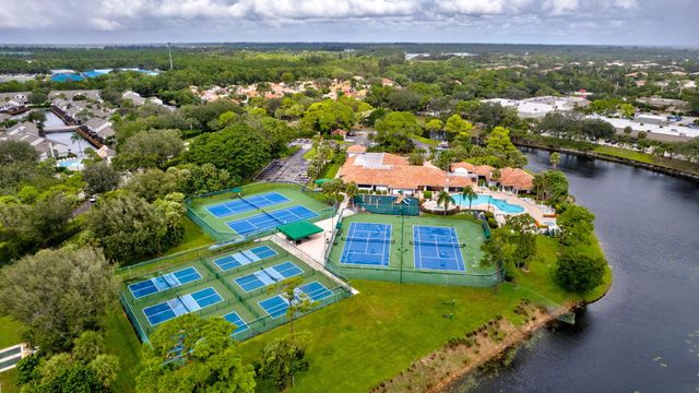 107 Harbor Lake Circle, Greenacres, FL 33413