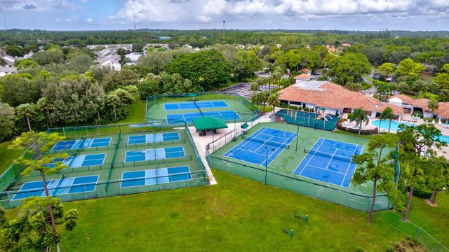 107 Harbor Lake Circle, Greenacres, FL 33413