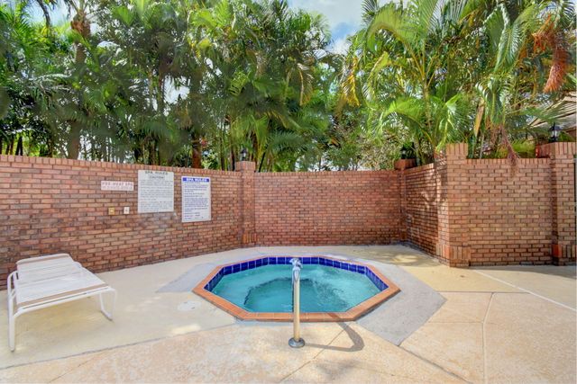107 Harbor Lake Circle, Greenacres, FL 33413