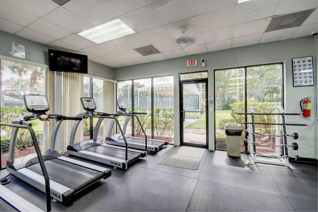 107 Harbor Lake Circle, Greenacres, FL 33413
