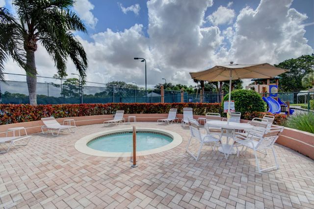 107 Harbor Lake Circle, Greenacres, FL 33413