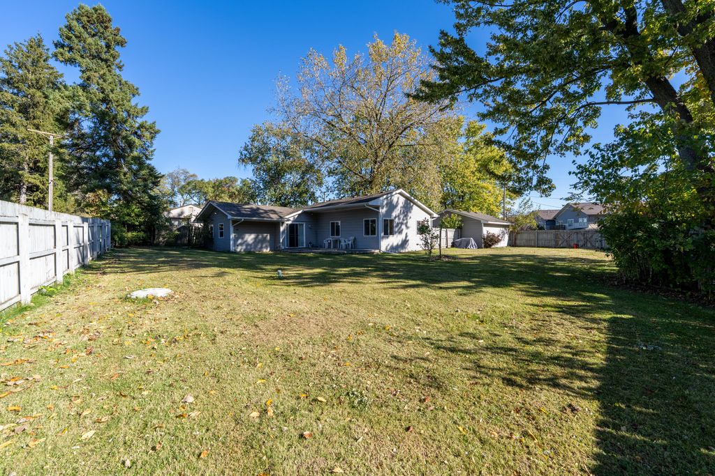 26 S Fish Lake Street, Valparaiso, IN 46385