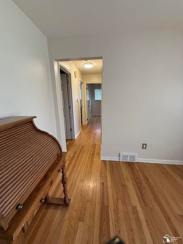 41460 Greenbriar Lane, Plymouth Twp, MI 48170