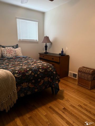 41460 Greenbriar Lane, Plymouth Twp, MI 48170