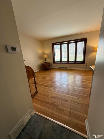 41460 Greenbriar Lane, Plymouth Twp, MI 48170