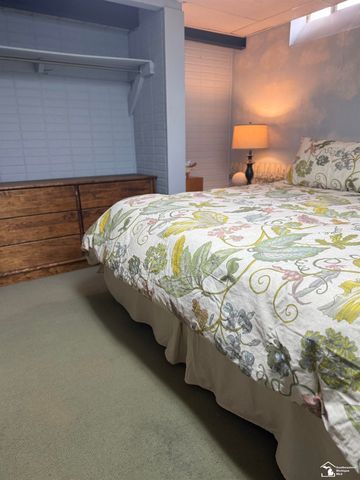 41460 Greenbriar Lane, Plymouth Twp, MI 48170