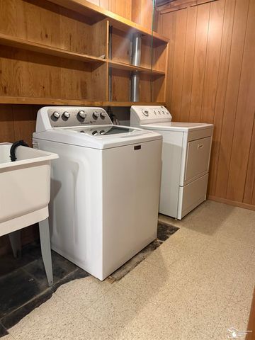 41460 Greenbriar Lane, Plymouth Twp, MI 48170