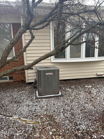 41460 Greenbriar Lane, Plymouth Twp, MI 48170