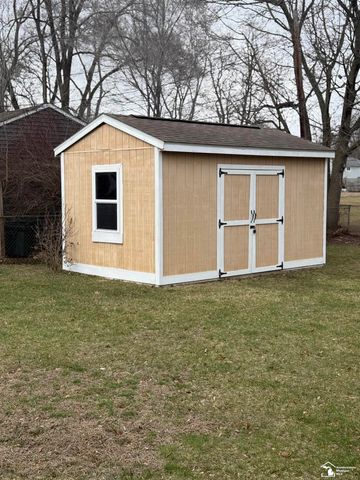 41460 Greenbriar Lane, Plymouth Twp, MI 48170