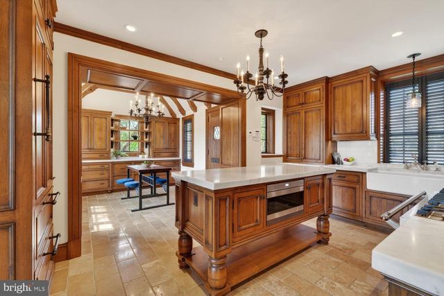 2604 31ST ST NW, Washington, DC 20008