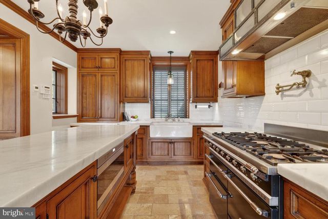 2604 31ST ST NW, Washington, DC 20008