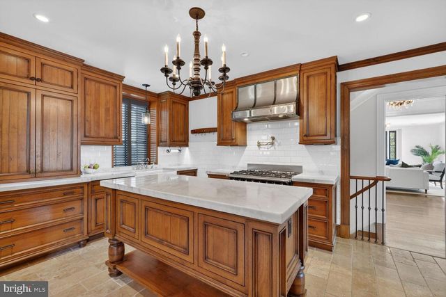 2604 31ST ST NW, Washington, DC 20008