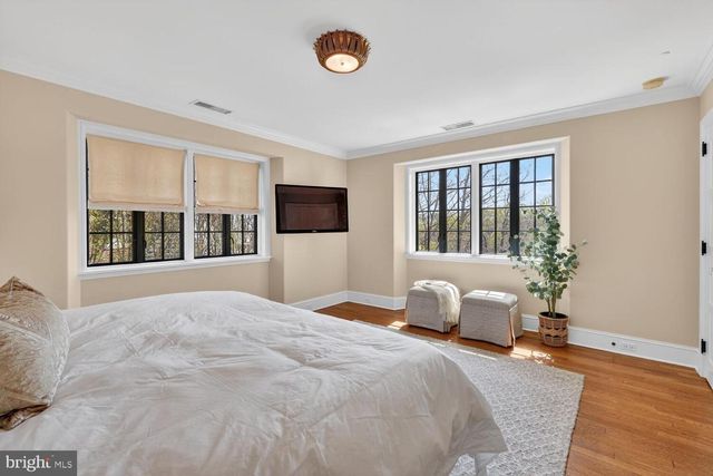 2604 31ST ST NW, Washington, DC 20008