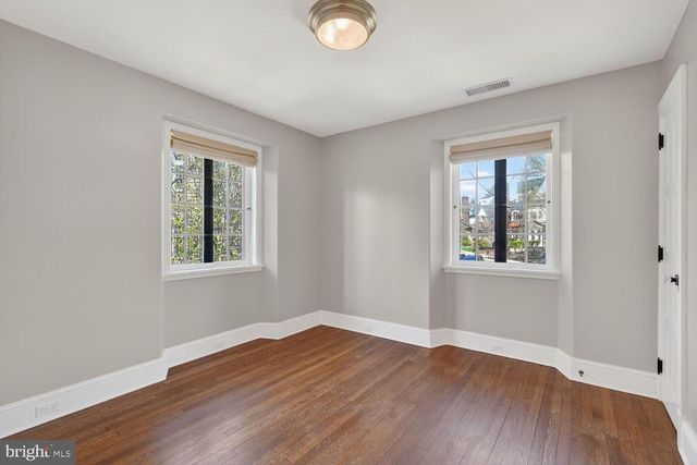 2604 31ST ST NW, Washington, DC 20008