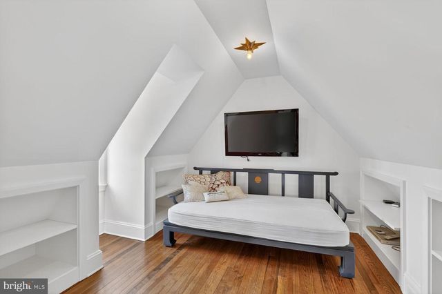 2604 31ST ST NW, Washington, DC 20008