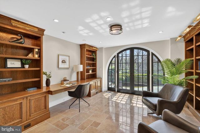 2604 31ST ST NW, Washington, DC 20008