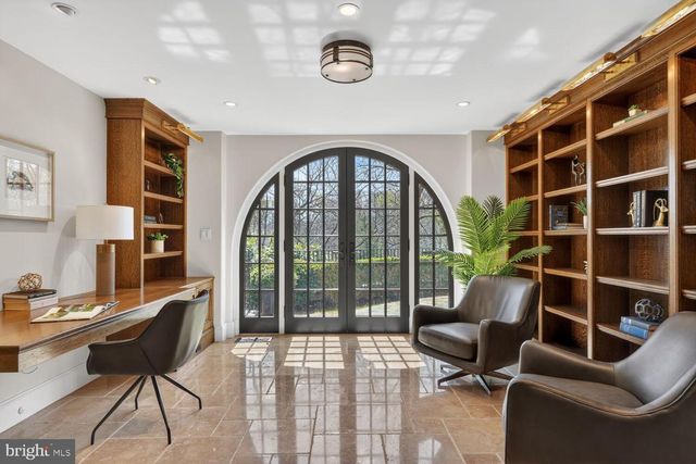 2604 31ST ST NW, Washington, DC 20008