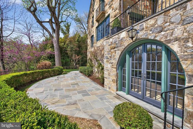 2604 31ST ST NW, Washington, DC 20008