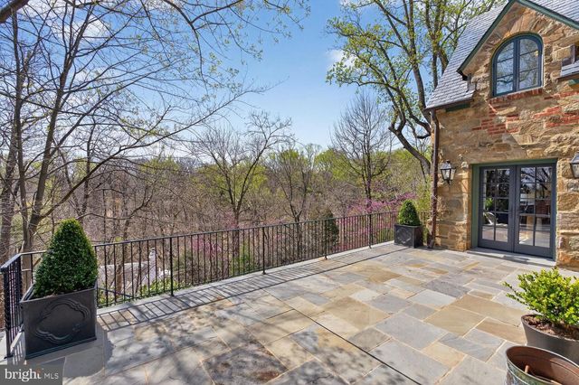 2604 31ST ST NW, Washington, DC 20008