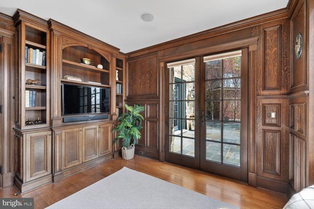 2604 31ST ST NW, Washington, DC 20008