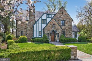 2604 31ST ST NW, Washington, DC 20008