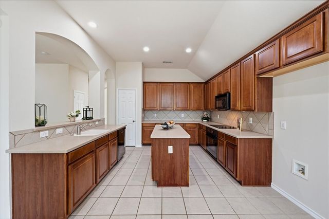 5907 Lantern Lane, Grand Prairie, TX 75052