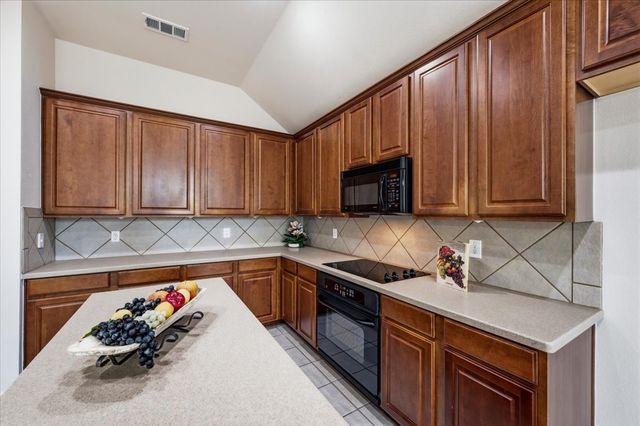5907 Lantern Lane, Grand Prairie, TX 75052