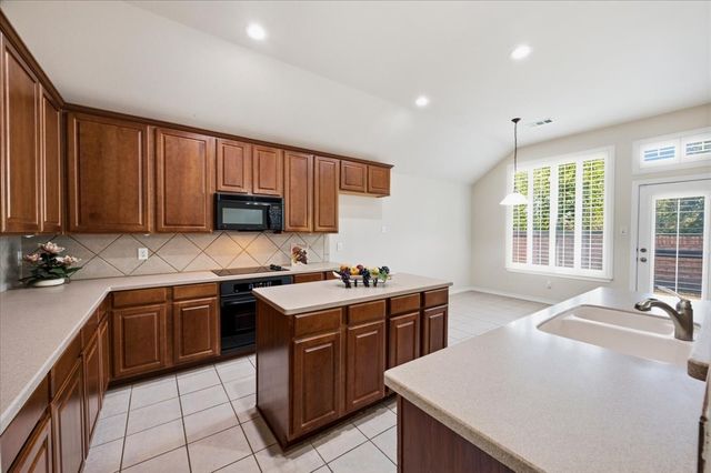 5907 Lantern Lane, Grand Prairie, TX 75052