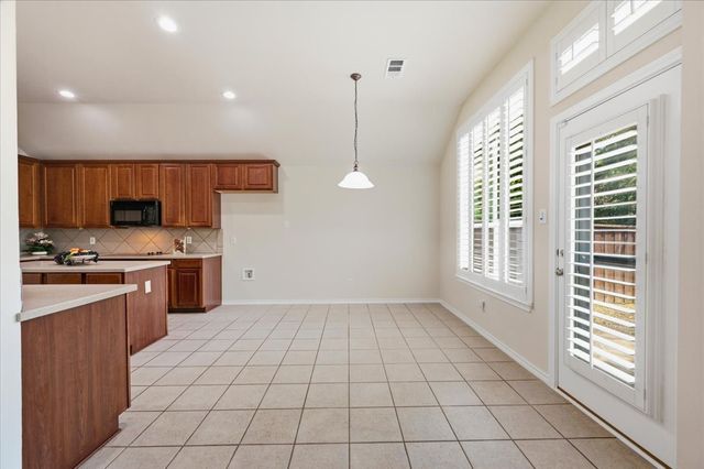 5907 Lantern Lane, Grand Prairie, TX 75052