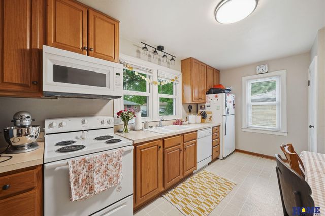 351 S 45th Street, Lincoln, NE 68510