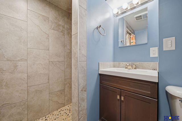 351 S 45th Street, Lincoln, NE 68510