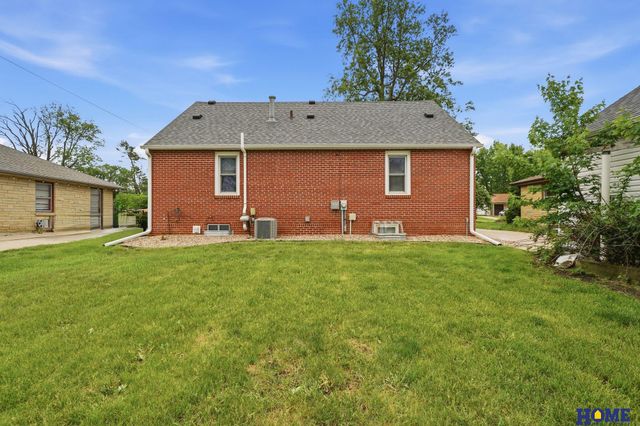 351 S 45th Street, Lincoln, NE 68510